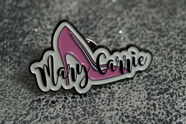 Soft-Emaille Pin ohne Epoxydharzüberzug in High Heel Form