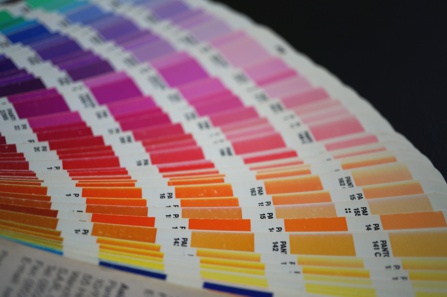 Die richtige Pantonefarbe